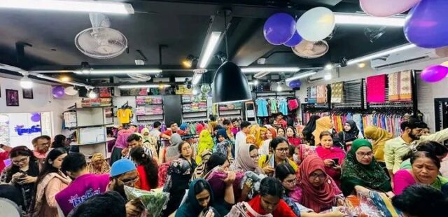 রাজশাহীর ফ্যাশনপ্রেমী সবার প্রতি আন্তরিক ভালোবাসা ও কৃতজ্ঞতা। 💛